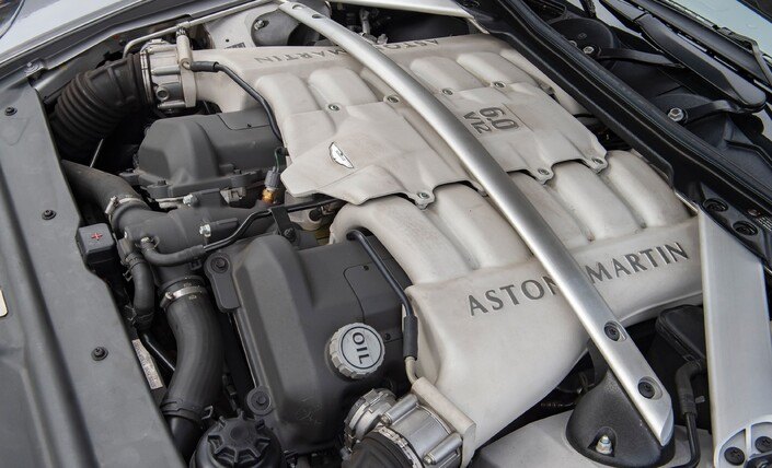 Recherche de fuite d'huile sur V8 Vantage et DB9