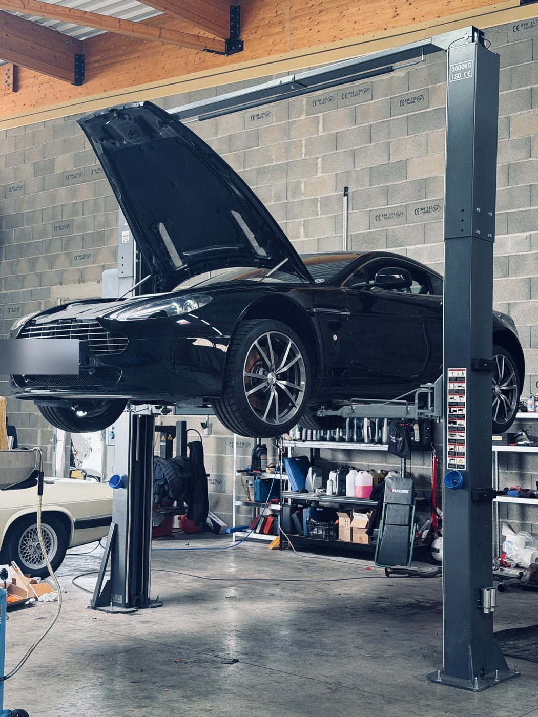 Remplacement d'embrayage sur Aston Martin V8 Vantage : la procédure
