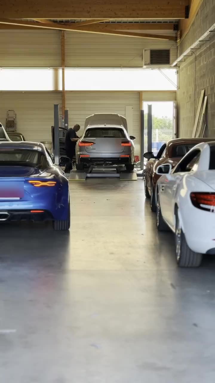 Audi RS4, Mercedes et Alpine dans l'atelier 99 L'Atelier